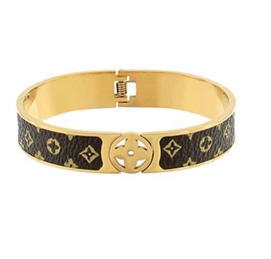 Patterned Clover Bangel Bracelet