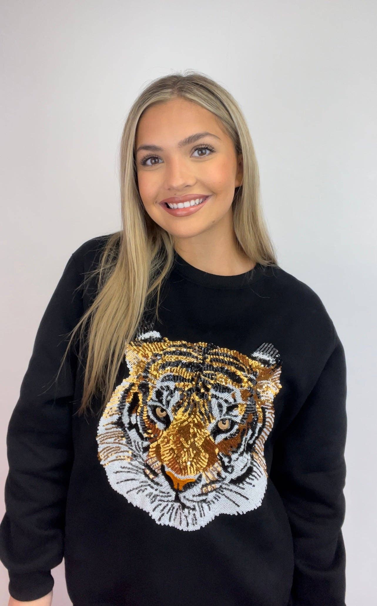 Women's Sequin Tiger Sweatshirt (Black)